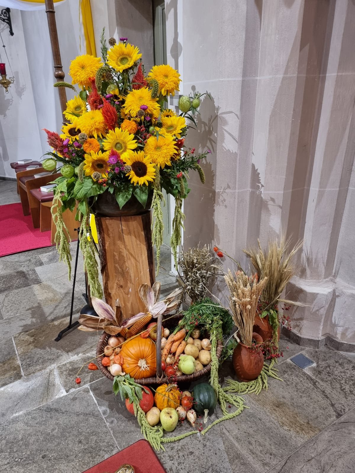 26-10-kirchweih-wetsrehausen-erntealtar (c) C.Schmitz