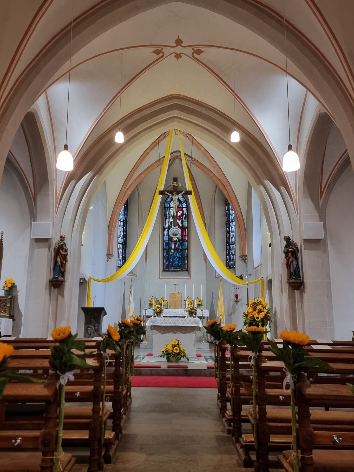 26-10-kirchweih-westerhausen-altar (c) C.Schmitz
