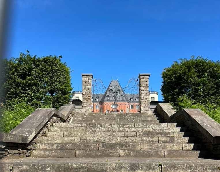 Pfingstwanderung26_Schloß_Birlinghoven (c) M.L.