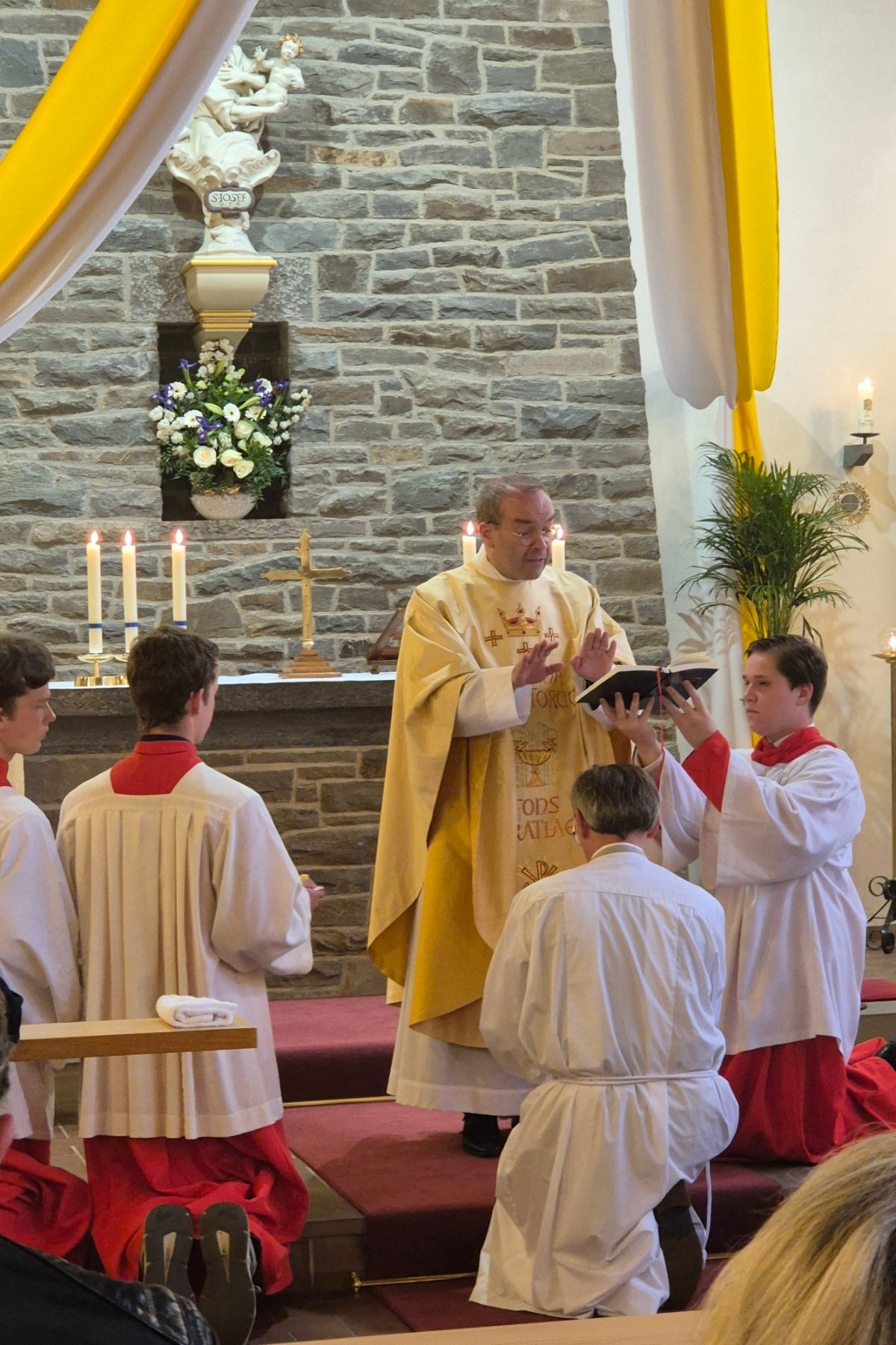 St. Josef Erwachsenentaufe_Firmung4 (c) privat
